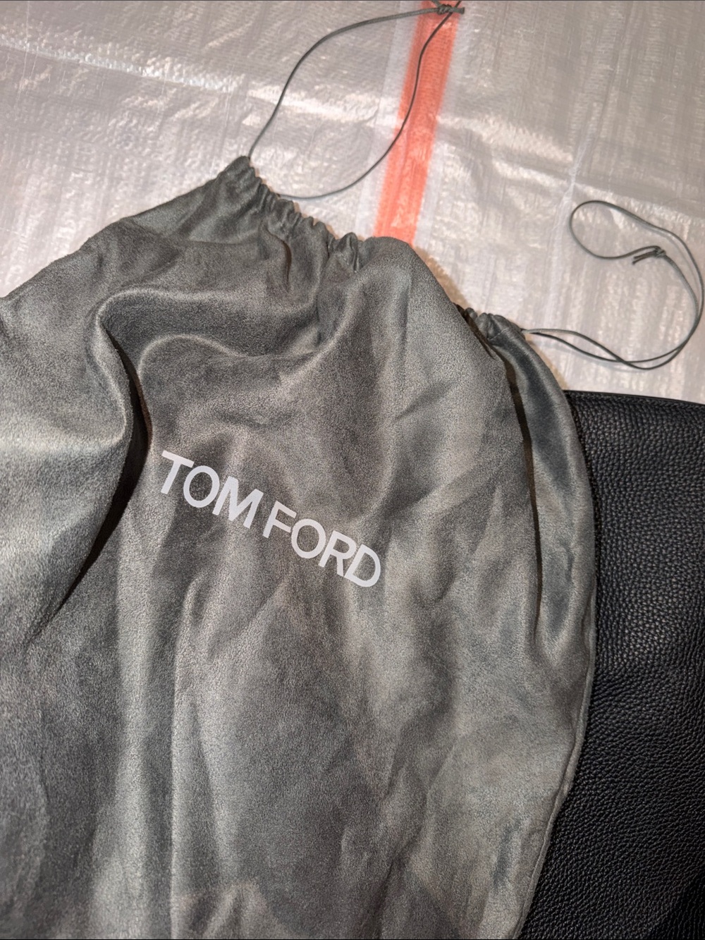 Tom Ford | Black Tote Pebbled Calfskin Leather Shoulder Bag with Gold Zip Detail - Picture 5 of 5